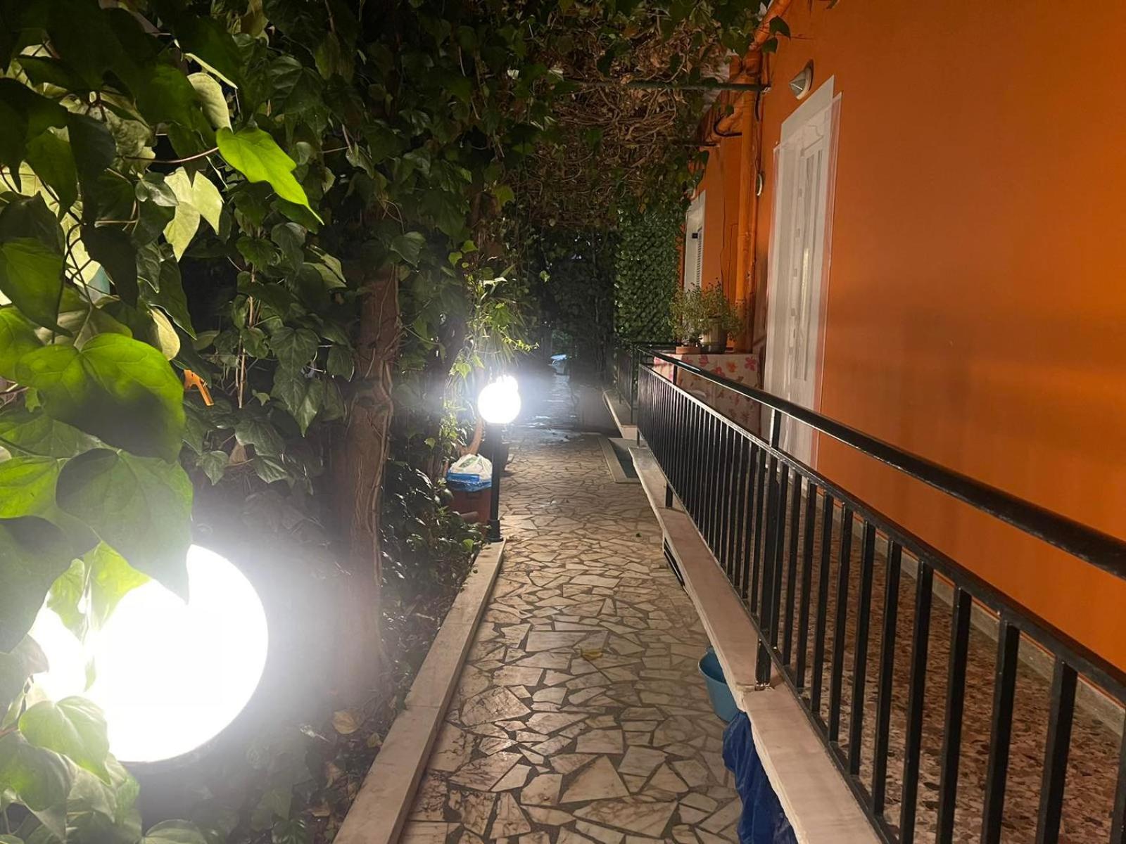 Pislis Rooms Kamena Vourla Exterior photo