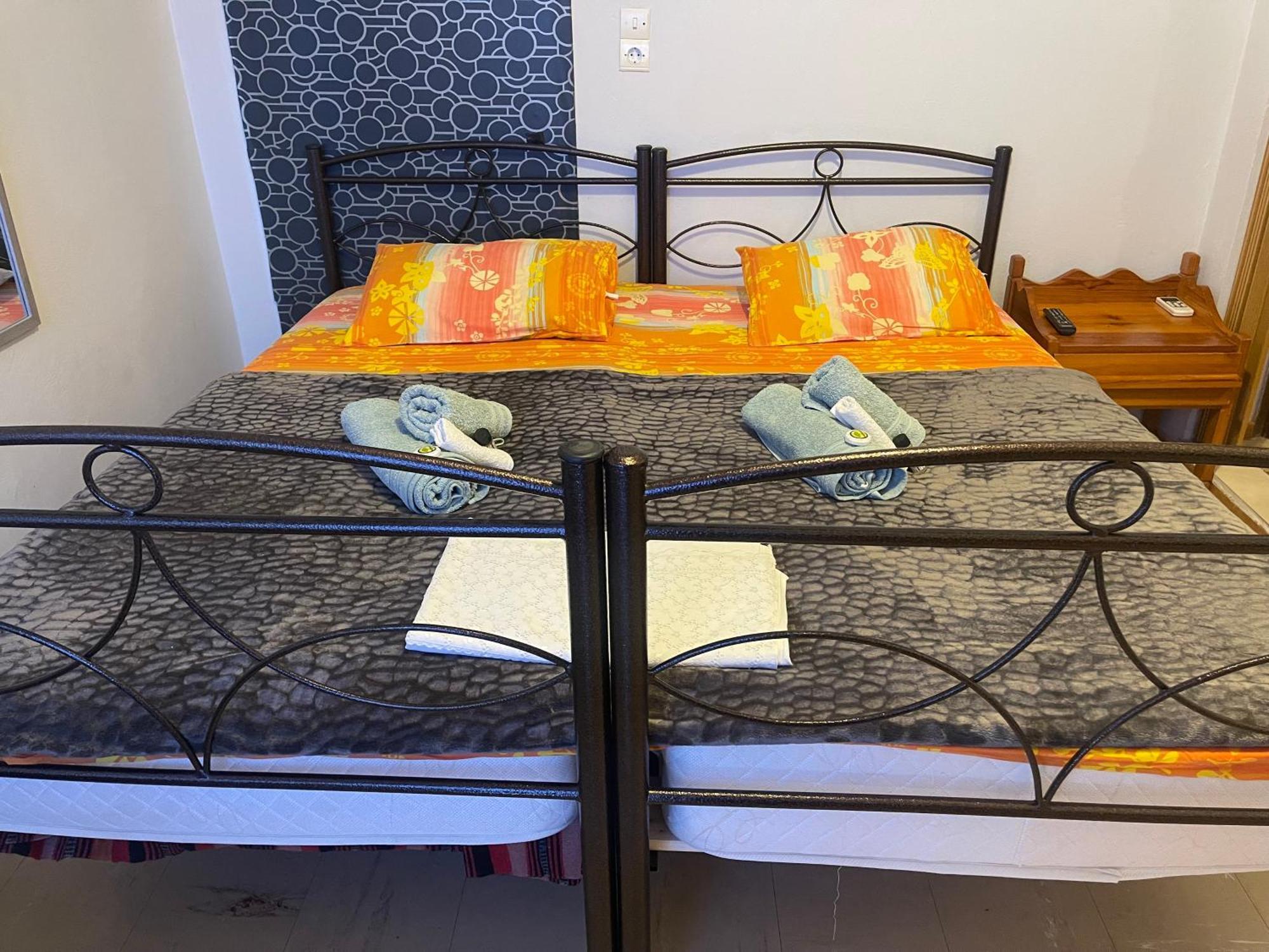 Pislis Rooms Kamena Vourla Exterior photo
