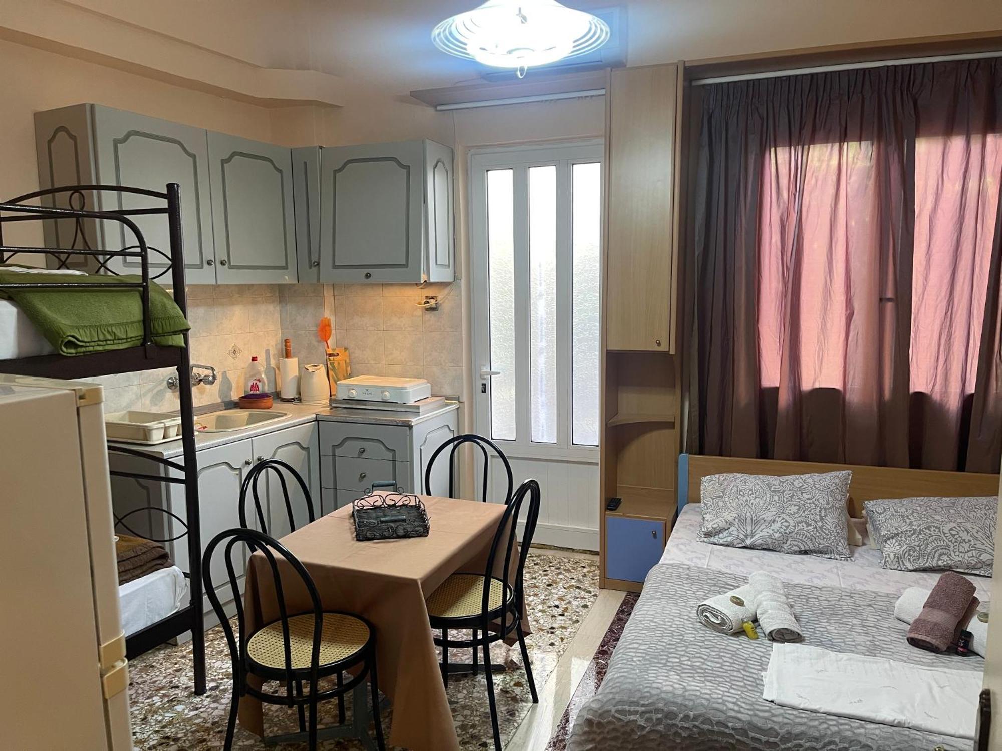 Pislis Rooms Kamena Vourla Exterior photo